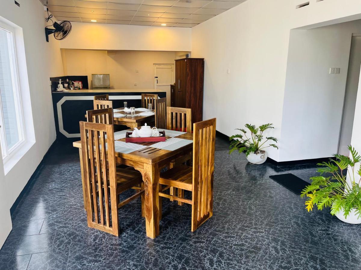 The Lake Round Guest House Kandy Dış mekan fotoğraf